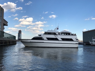 Yacht 95 port